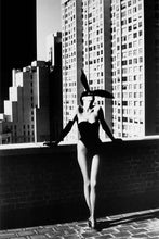 画像をギャラリービューアに読み込む, Helmut Newton ELSA PERETTIN IN BUNNY COSTUME New York rooftop
